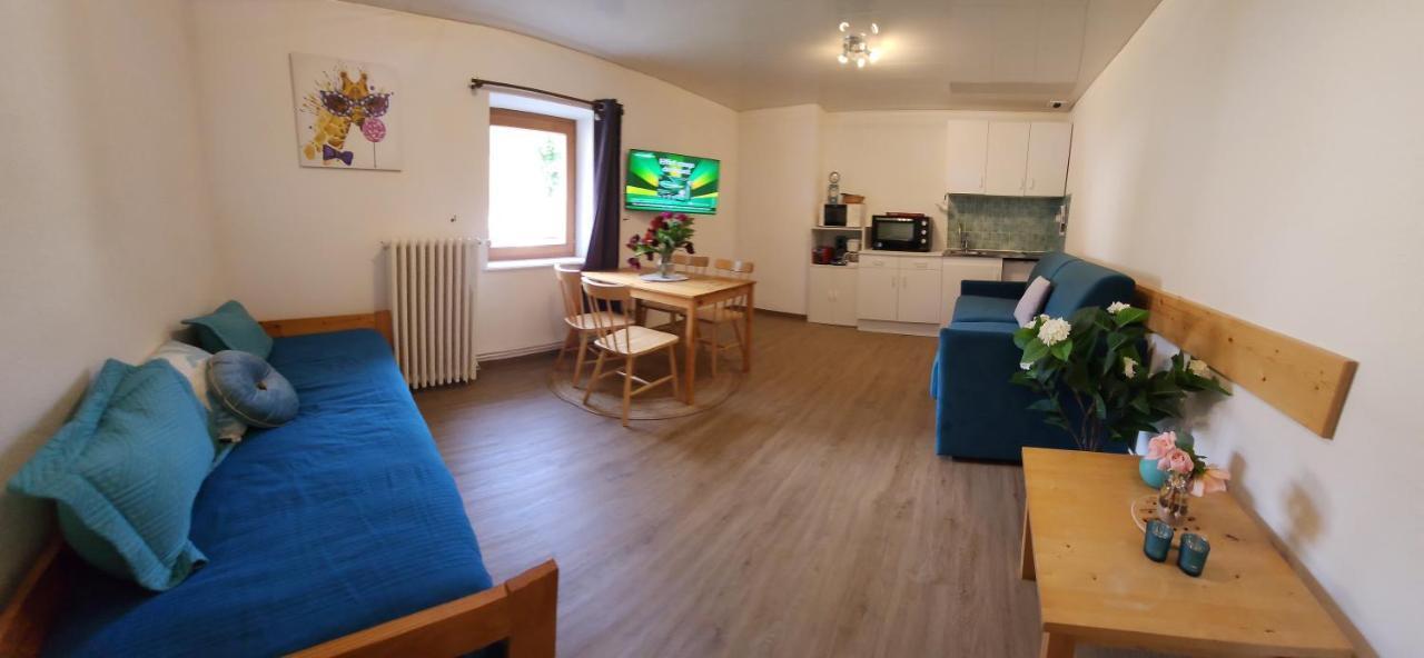 Gite Bruyere, 2 A 5 Personnes Avec Salle De Jeux Et Spa Dans La Residence 방트롱 외부 사진